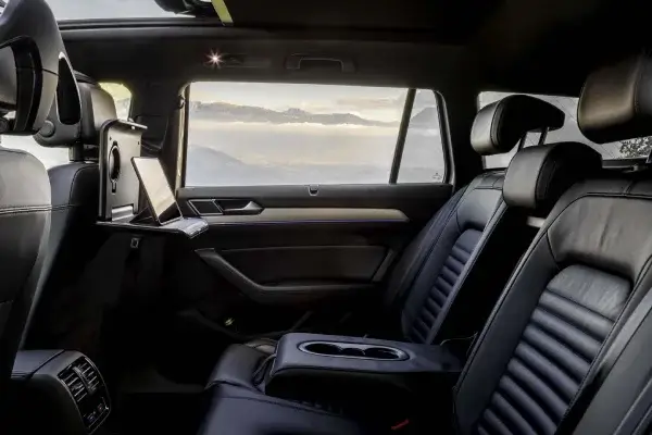 interieur-class-E-taxi-driver-connect-2-2